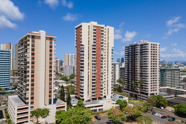 Hale Kulanui in Honolulu, HI - Foto de edificio - Building Photo