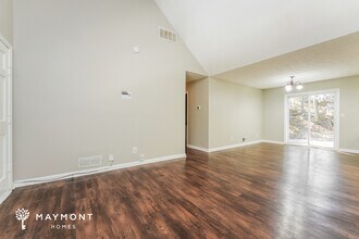 5205 Birdlake Dr NW in Lilburn, GA - Building Photo - Building Photo