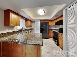 16137 Ravendale Dr in Tampa, FL - Building Photo - Building Photo