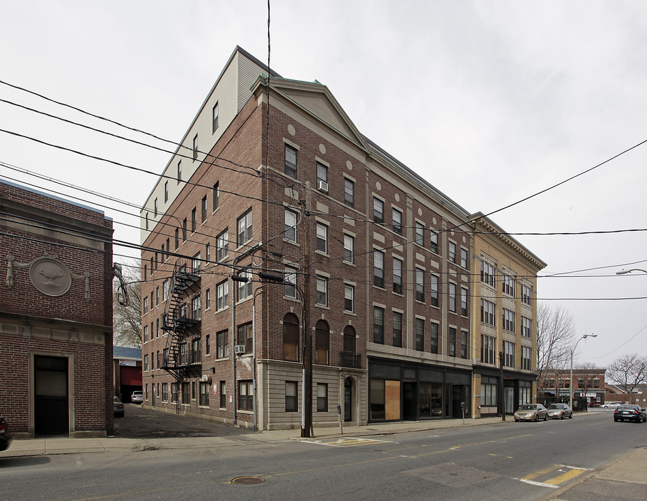 Irving Square in Framingham, MA - Building Photo