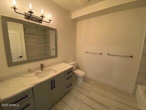 11 S 12th St, Unit A5 in Phoenix, AZ - Building Photo - Building Photo