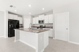 9527 Channing Hill Dr in Sun City Center, FL - Building Photo - Building Photo