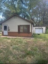 10113 Count Dr in St. Louis, MO - Building Photo