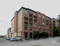 Carrara I in Seattle, WA - Foto de edificio - Building Photo