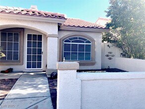 9560 Summerfest St in Las Vegas, NV - Foto de edificio - Building Photo