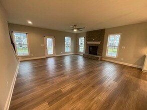 16618 Rockcrest View Ln in Louisville, KY - Building Photo - Building Photo