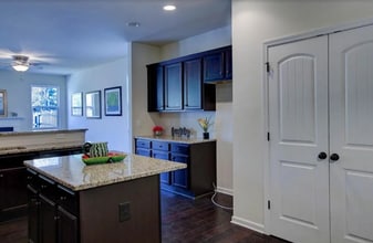 84 Harrison Dr in Newnan, GA - Building Photo - Building Photo