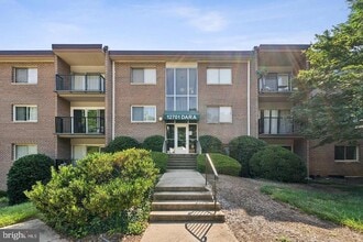 12701 Dara Dr in Woodbridge, VA - Building Photo - Building Photo