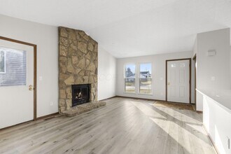 1800 Weather Stone Ln in Columbus, OH - Building Photo - Building Photo