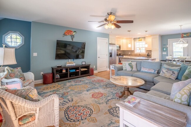 4502 E Oak Island Dr in Oak Island, NC - Building Photo - Building Photo