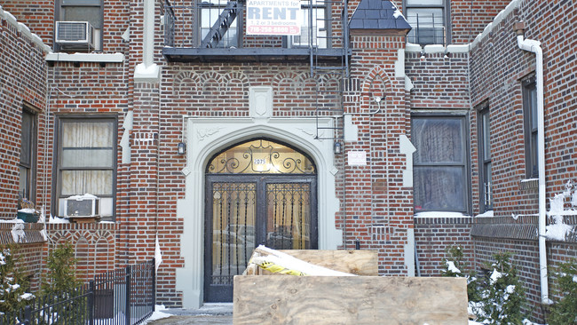 2075 east 16th street in Brooklyn, NY - Foto de edificio - Building Photo