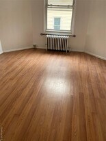 87-18 95th St in Queens, NY - Building Photo