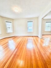 112 Sycamore St in Belmont, MA - Building Photo - Building Photo