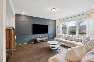 7916 Crystalbrook W in Austin, TX - Building Photo - Building Photo