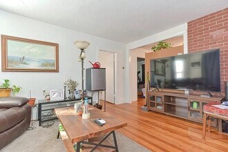 36 Hollace St in Waltham, MA - Building Photo - Building Photo