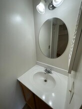 13205 Chalet Pl in Germantown, MD - Foto de edificio - Building Photo