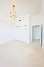 31 SE 5th St, Unit 4314 in Miami, FL - Building Photo - Building Photo