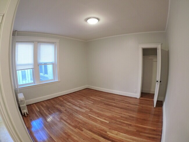 1468 Commonwealth Ave, Unit B in Boston, MA - Building Photo - Building Photo