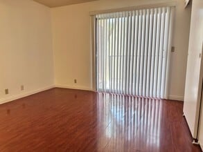 4520 Sparky Dr in Las Vegas, NV - Building Photo - Building Photo