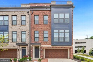 1250 Northside Park Blvd in Potomac, MD - Building Photo