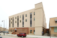 105 1st St SE in Minot, ND - Foto de edificio - Building Photo