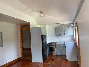 343 County Route 21C, Unit Apt #2 in Ghent, NY - Building Photo - Building Photo