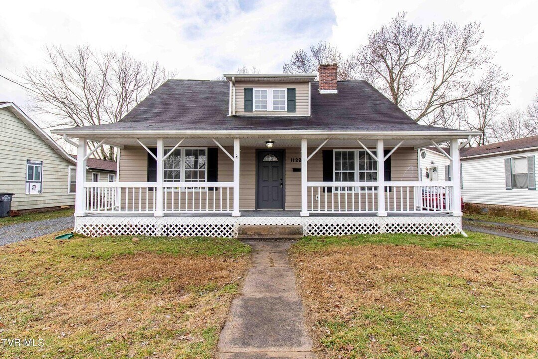 1129 Cherry St in Kingsport, TN - Building Photo