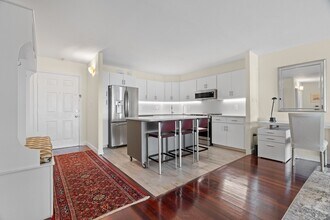 141 Coolidge Ave, Unit 420 in Watertown, MA - Building Photo - Building Photo