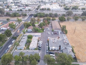 449 12th St in Merced, CA - Foto de edificio - Building Photo