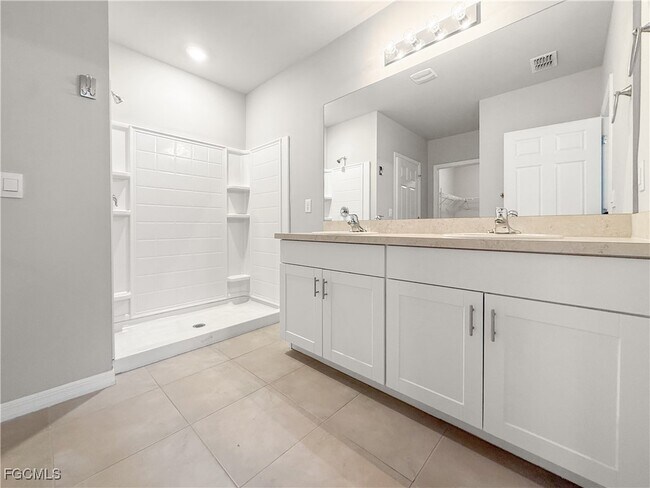 8357 Matanzas Rd in Ft. Myers, FL - Building Photo - Building Photo