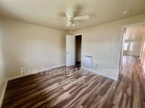 902 S 22nd Ct in Mount Vernon, WA - Building Photo - Building Photo