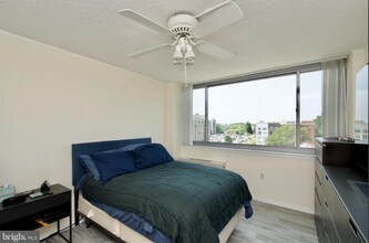 5353 Columbia Pike, Unit 503 in Arlington, VA - Foto de edificio - Building Photo