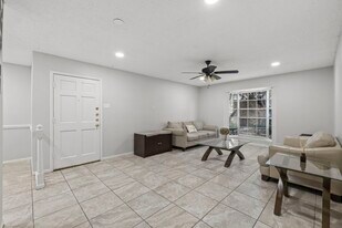 7900 Westheimer Rd in Houston, TX - Building Photo