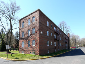 Baylor Arms Apartments in Moorestown, NJ - Building Photo - Building Photo