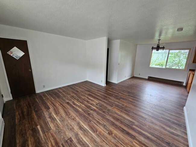 602 1/2 2nd St in Cove, OR - Building Photo - Building Photo