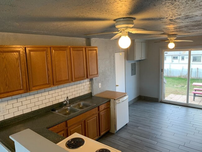 4746 W 5215 S in Salt Lake City, UT - Building Photo - Building Photo