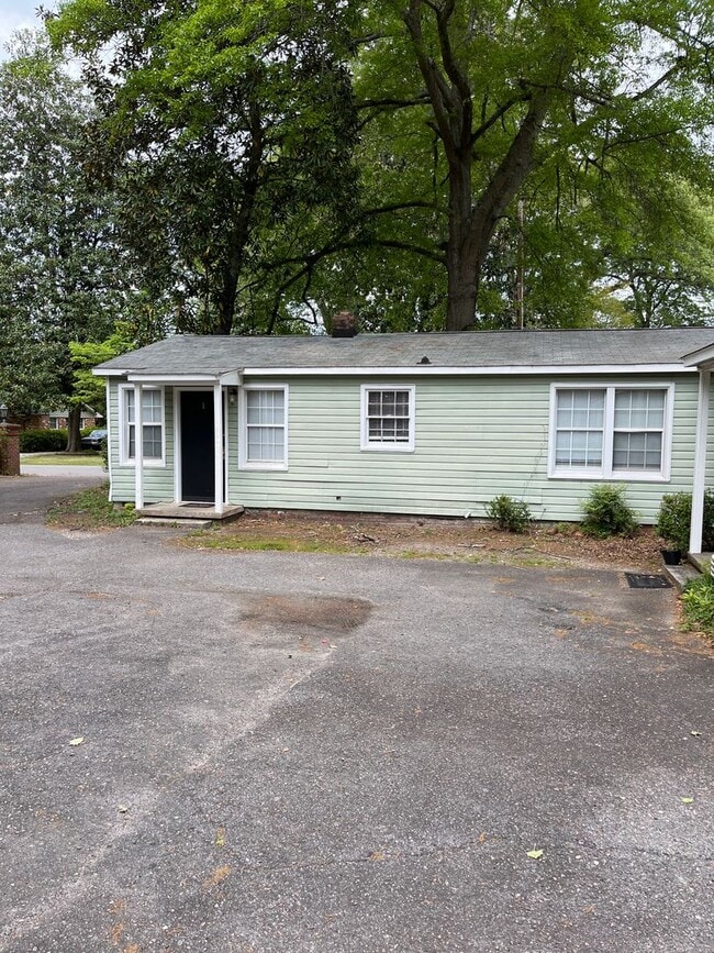 property at 1445 Lyon Dr SE