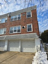 222 Lockart Terrace, Unit 2nd Floor in Philadelphia, PA - Building Photo