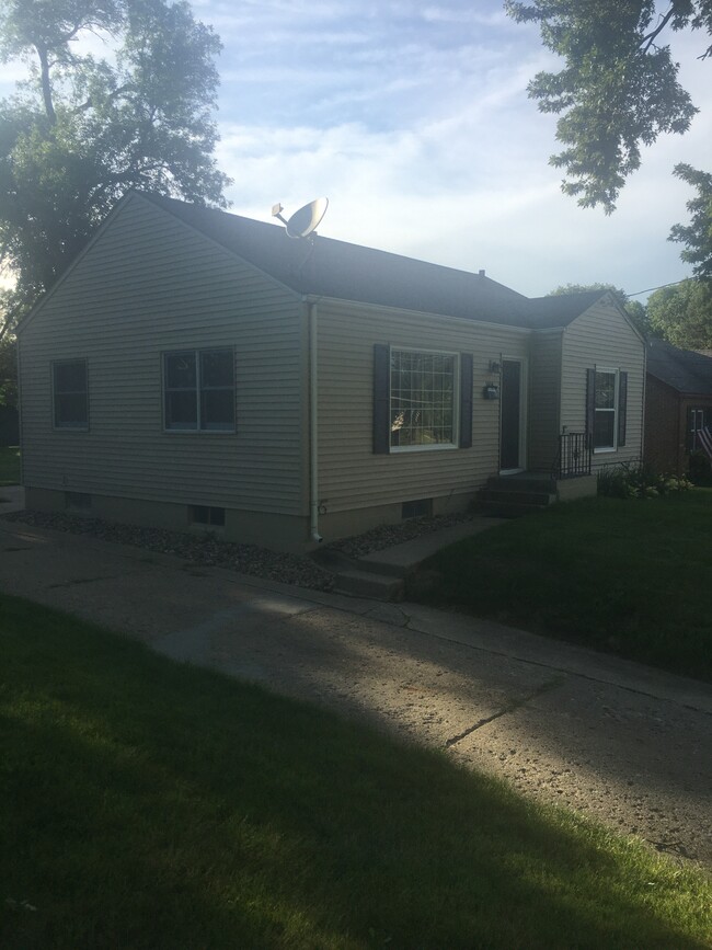 property at 1606 E 33rd St
