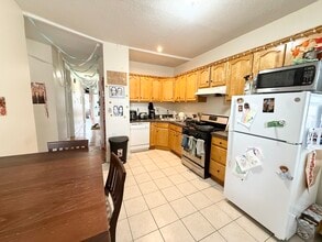 55 Hillside St in Boston, MA - Foto de edificio - Building Photo