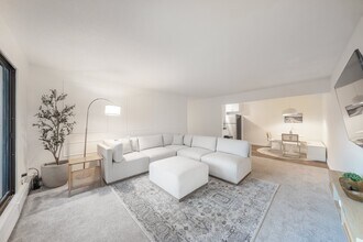 4371 Wilshire Blvd, Unit B203 in Mound, MN - Building Photo - Building Photo