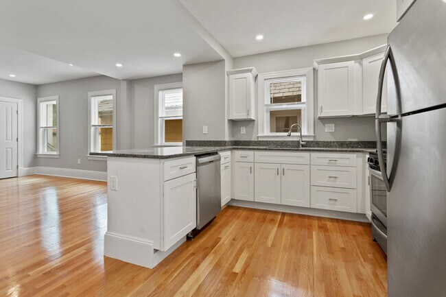 16 Clifton St, Unit 1 in Boston, MA - Building Photo - Building Photo