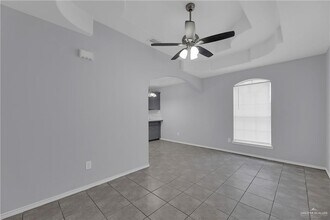 813 W Bronze Dr-Unit -2 in Pharr, TX - Foto de edificio - Building Photo