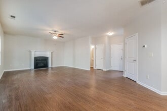 261 Chandler Bluff Ct SE in Grayson, GA - Foto de edificio - Building Photo