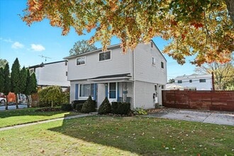 29945 Everett St in Southfield, MI - Building Photo - Building Photo