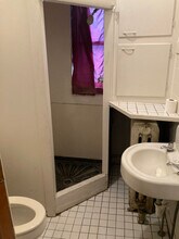 3421 W Kilbourn Ave in Milwaukee, WI - Foto de edificio - Building Photo