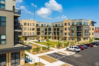Tailor Place in Madison, WI - Foto de edificio - Building Photo