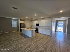 3010 E Augusta Ave in Gilbert, AZ - Foto de edificio - Building Photo