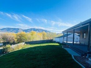 925 S 7450 E in Huntsville, UT - Building Photo - Building Photo