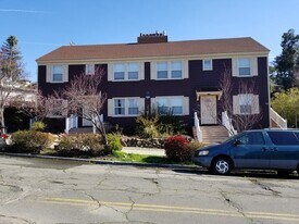 44 Daniels Ave, Unit 44 in Vallejo, CA - Building Photo